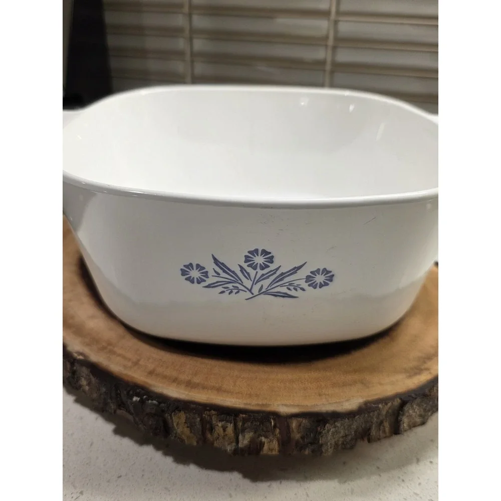 Corning Ware Blue Cornflower Casserole Dish 2 1/2 Quart Vintage No Lid